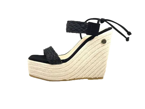 Merida Black Wedge