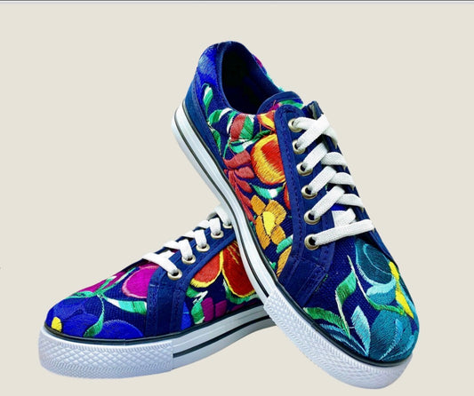 Colibrí Floral Embroidered Casual Sneaker — Mexico de Mis Amores