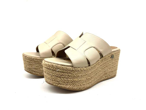 Women's Elegant Beige Platform with Natural Touch